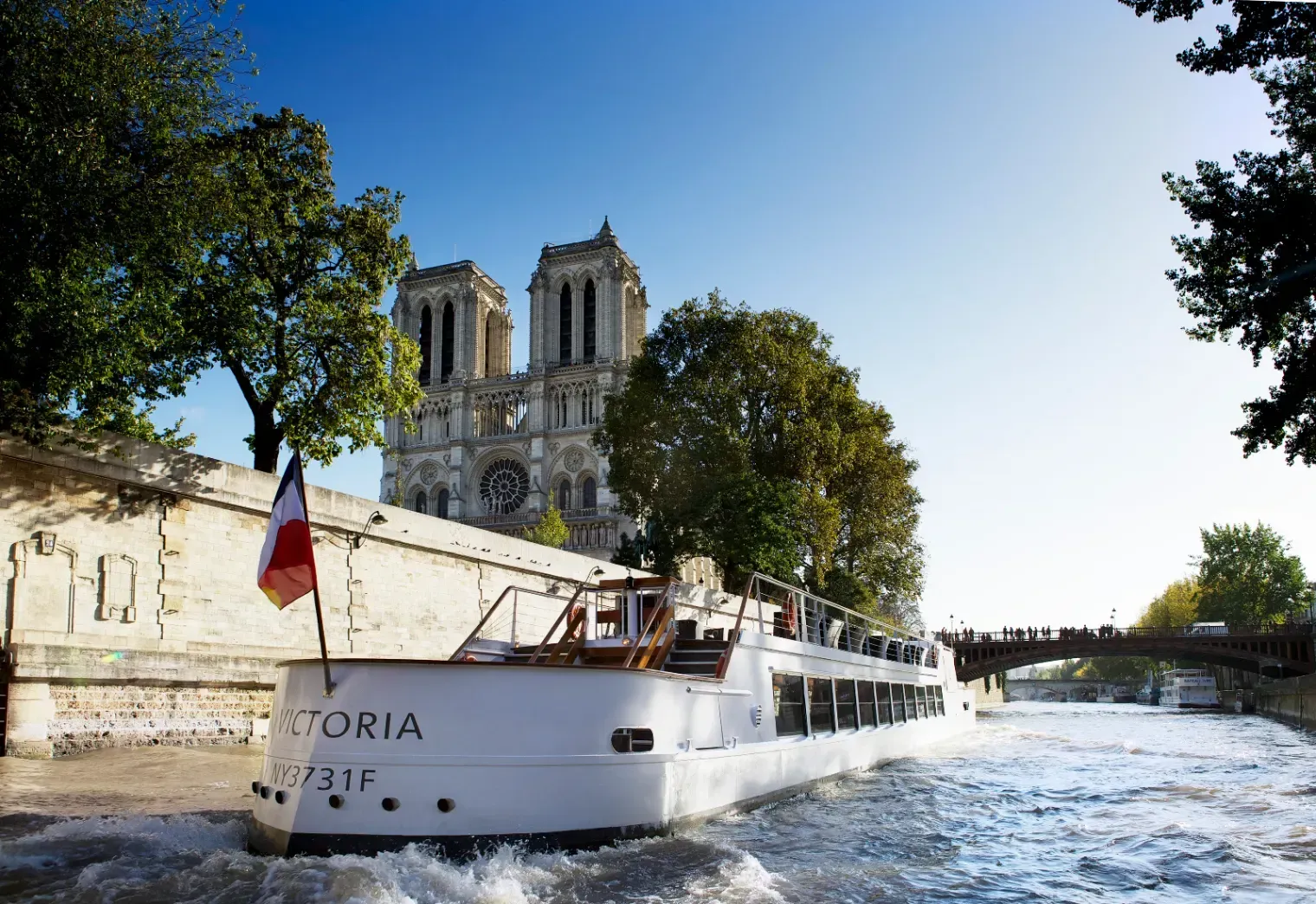 Luxury Yacht Venue in Paris for Events & Weddings