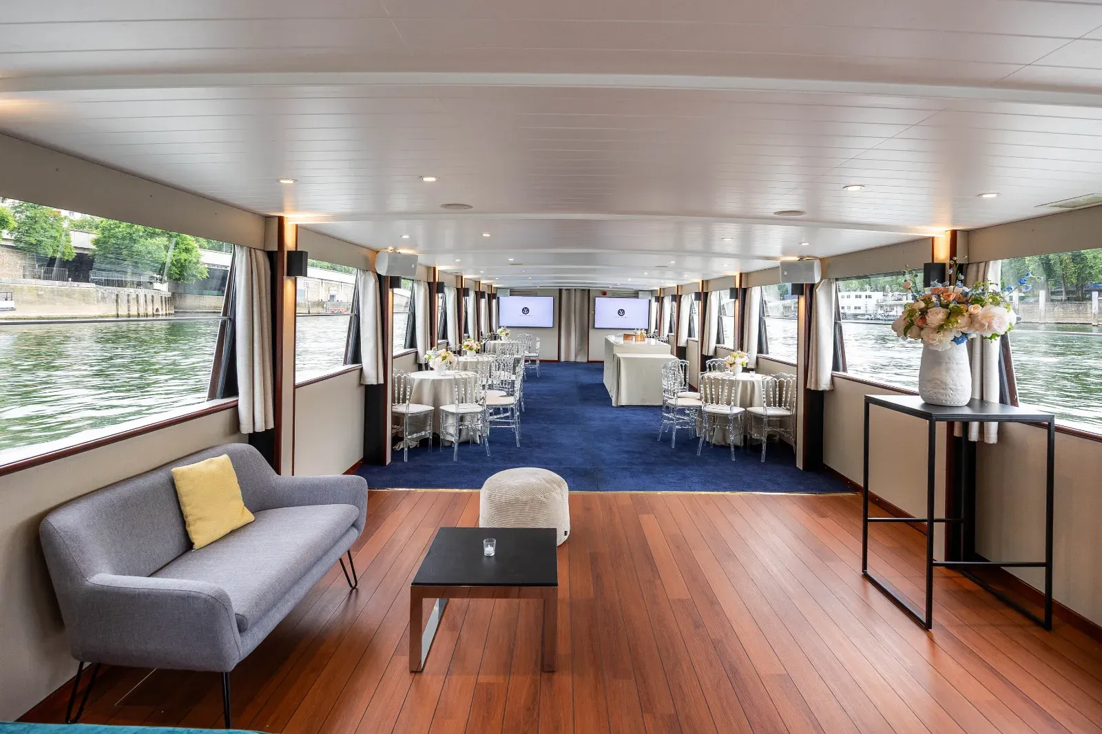 Luxury Yacht Venue in Paris for Events & Weddings