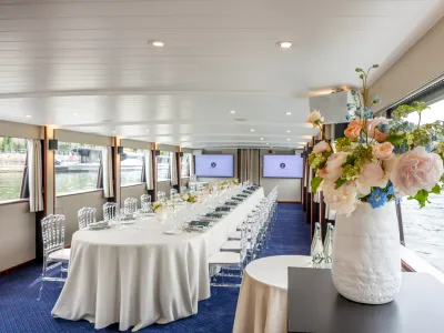 Luxury Yacht Venue in Paris for Events & Weddings