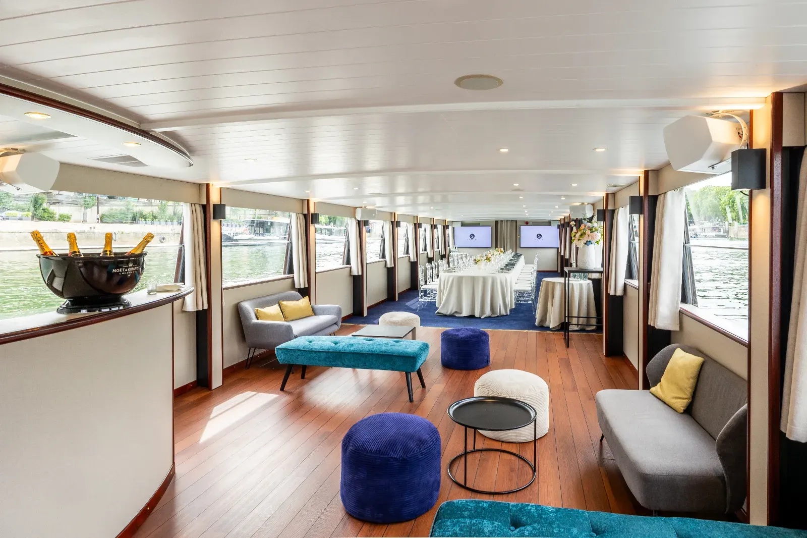 Luxury Yacht Venue in Paris for Events & Weddings