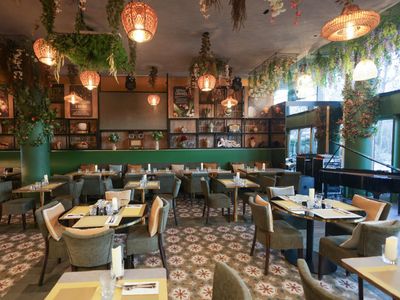 Restaurant Serre Épicurienne : Lieu d'Événement avec Vue sur la Seine