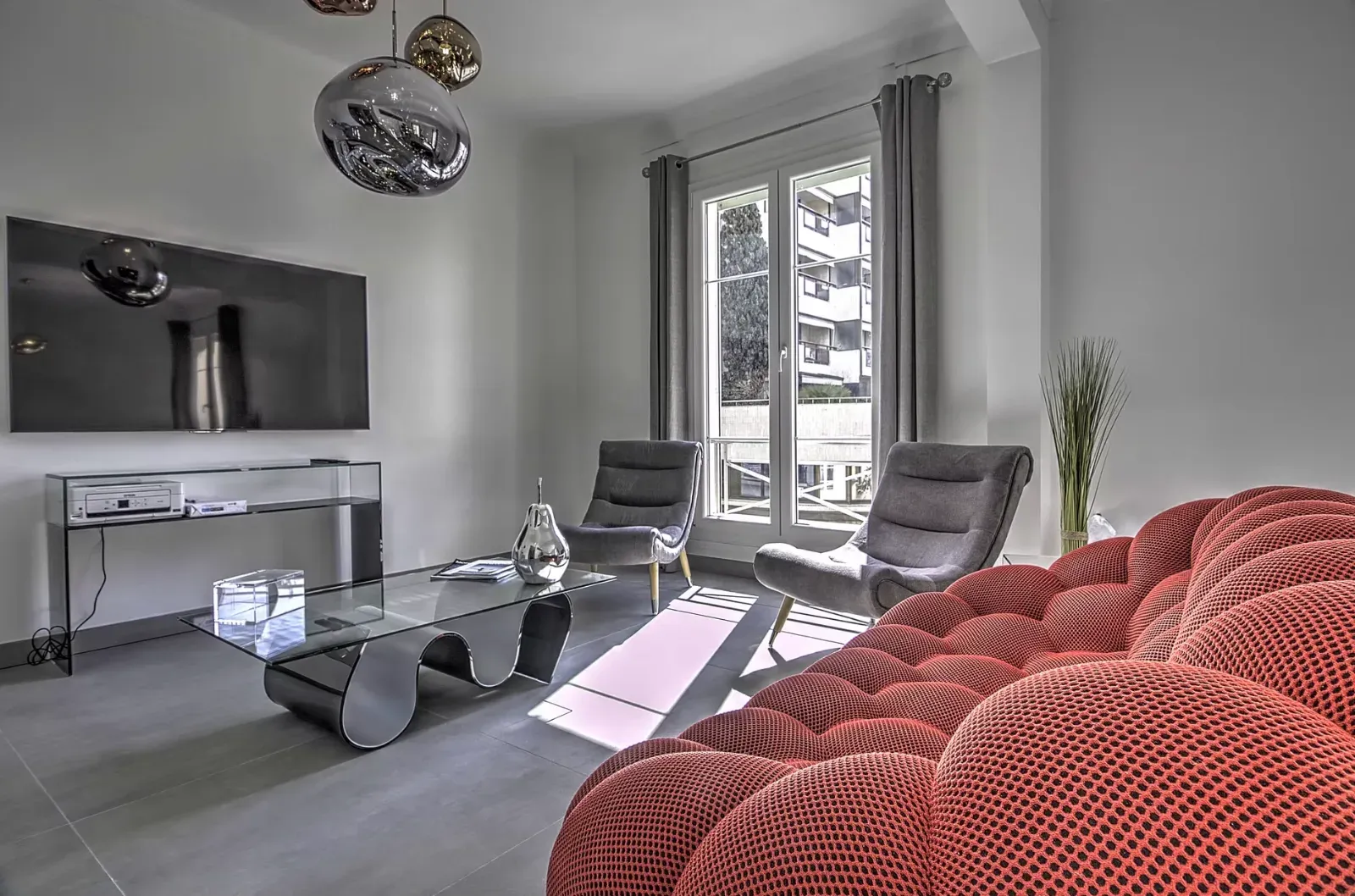 Modern 4-Bedroom Apartment in Cannes for Events