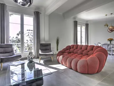 Modern 4-Bedroom Apartment in Cannes for Events