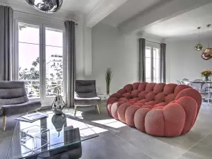 Modern 4-Bedroom Apartment in Cannes for Events