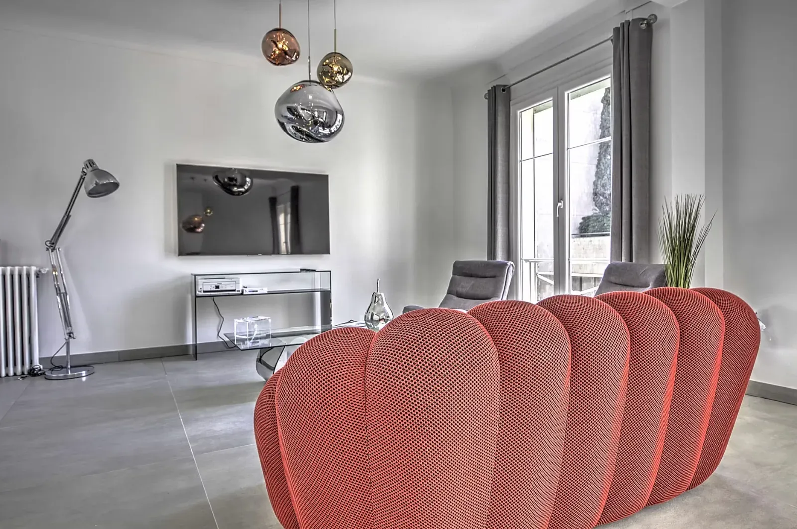 Modern 4-Bedroom Apartment in Cannes for Events