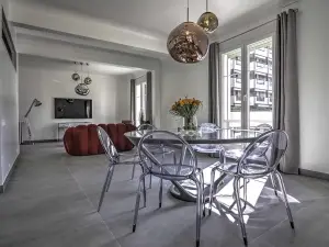 Modern 4-Bedroom Apartment in Cannes for Events