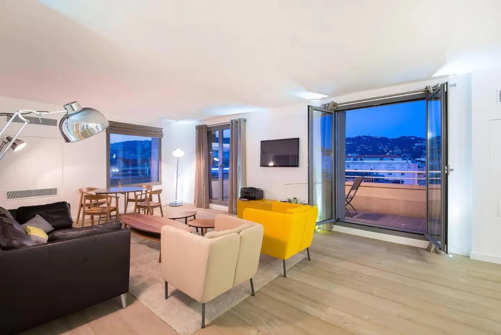 Penthouse Moderne à Cannes pour Événements & Réunions