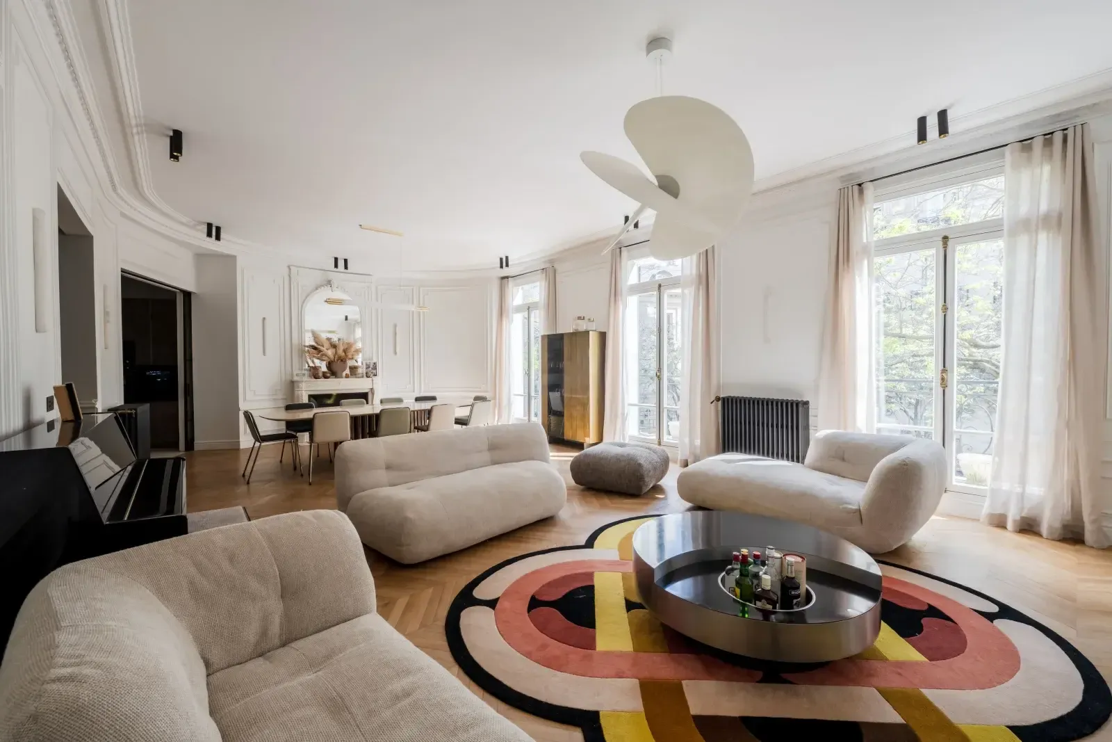 Loft Contemporain pour Productions Visuelles et Événements Professionnels à Paris