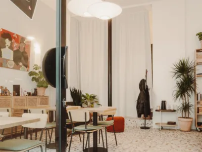 Elegant Modular Meeting Room for Professional Events in Paris