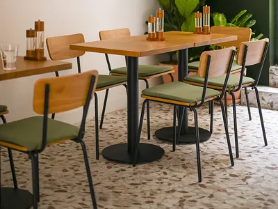 Salle de réunion lumineuse sur cour à Paris pour événements professionnels