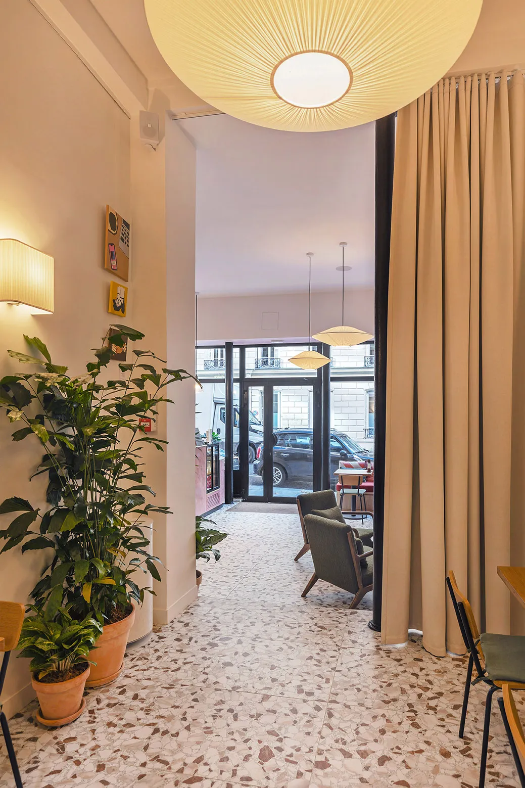 Bright Courtyard Meeting Room in Paris for Professional Events