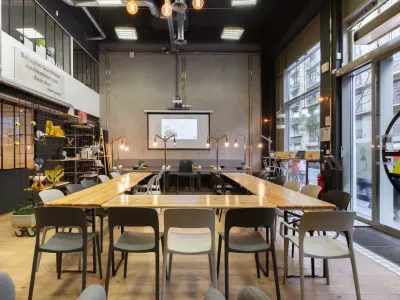 Espace Événementiel Moderne de 100 m² à Paris pour Conférences & Événements Privés