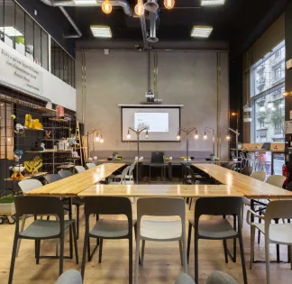 Espace Événementiel Moderne de 100 m² à Paris pour Conférences & Événements Privés