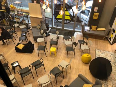 Espace Événementiel Moderne de 100 m² à Paris pour Conférences & Événements Privés