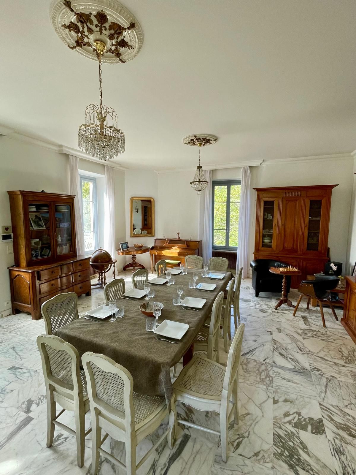 Estate with Cottages for Seminars & Events in the French Countryside
