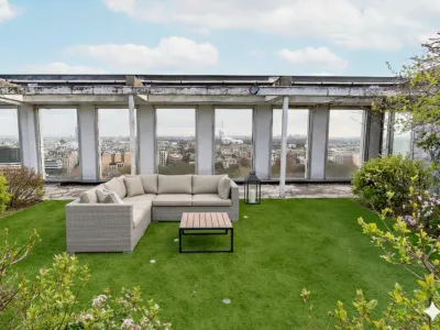 Penthouse à La Défense avec Vue Panoramique sur Paris et Jardin Suspendu