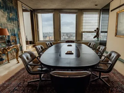 Penthouse à La Défense avec Vue Panoramique sur Paris et Jardin Suspendu