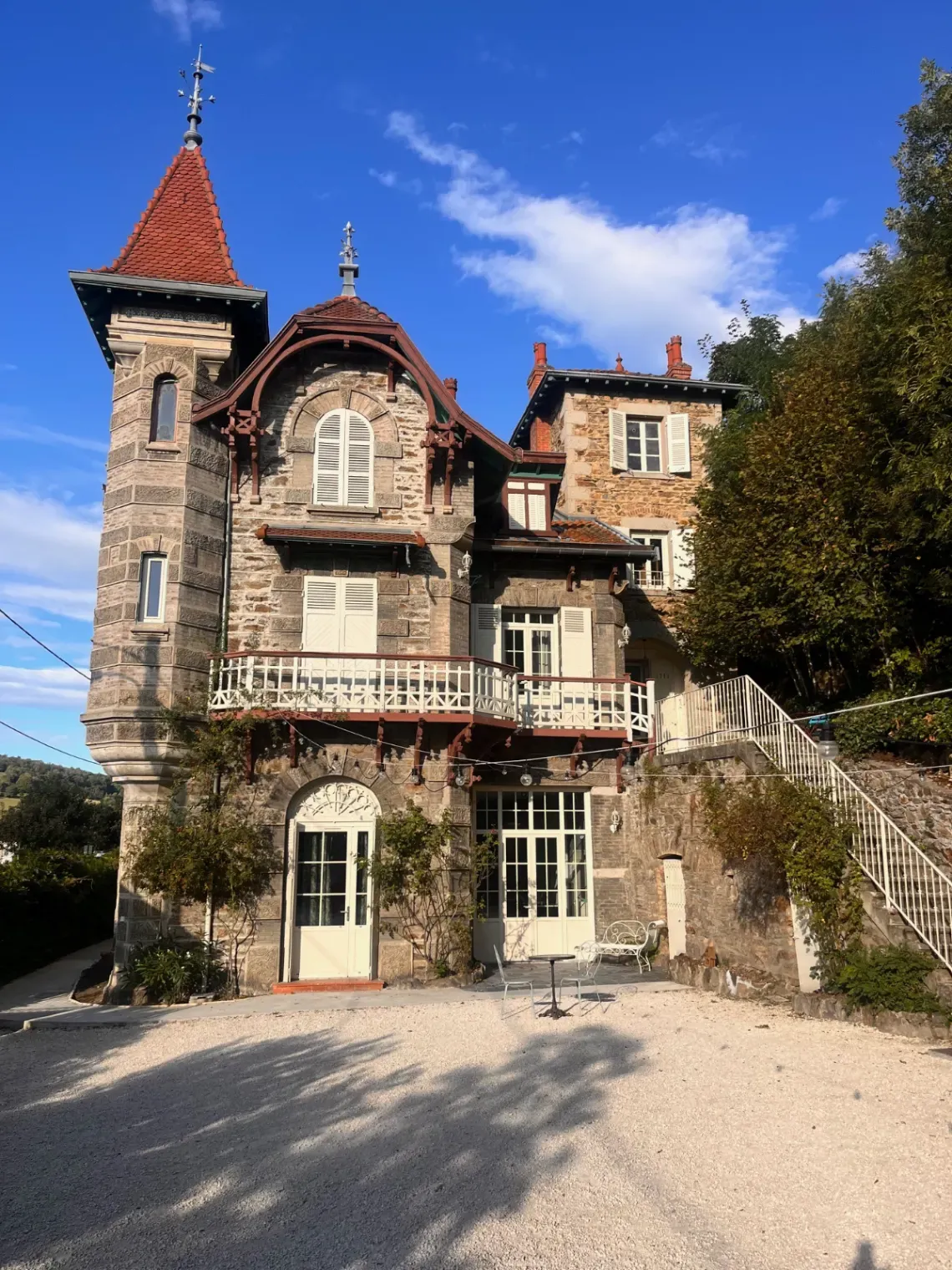 Renovated Countryside Venue for Events & Stays in Sainte-Catherine