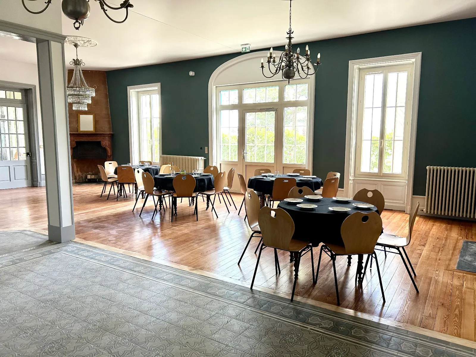 Renovated Countryside Venue for Events & Stays in Sainte-Catherine