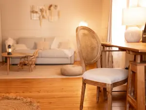 Maison-Atelier Lumineuse pour Séances Photo & Vidéo à Bessières