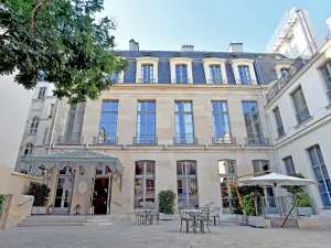 Elegant 18th-Century Mansion for Corporate Events & Galas in Paris