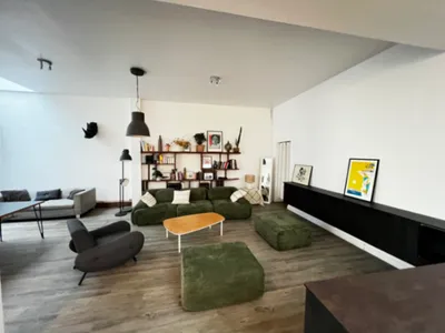 Modular 450 m² Studio & Event Space in Bagnolet for Productions