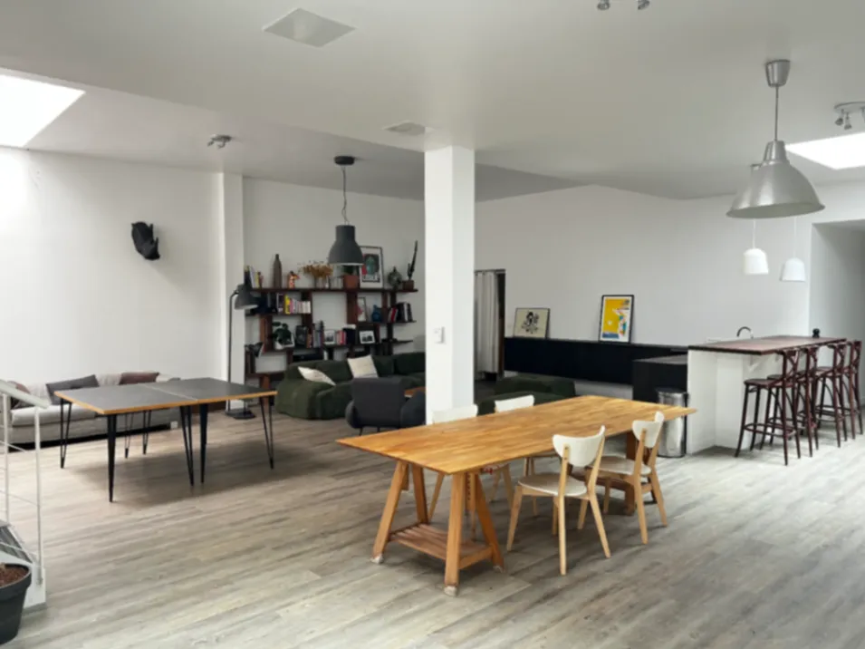 Modular 450 m² Studio & Event Space in Bagnolet for Productions