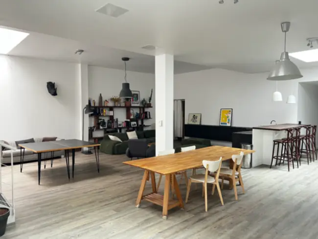 Modular 450 m² Studio & Event Space in Bagnolet for Productions