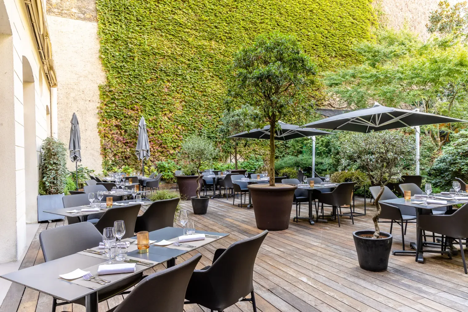 Restaurant et terrasse 