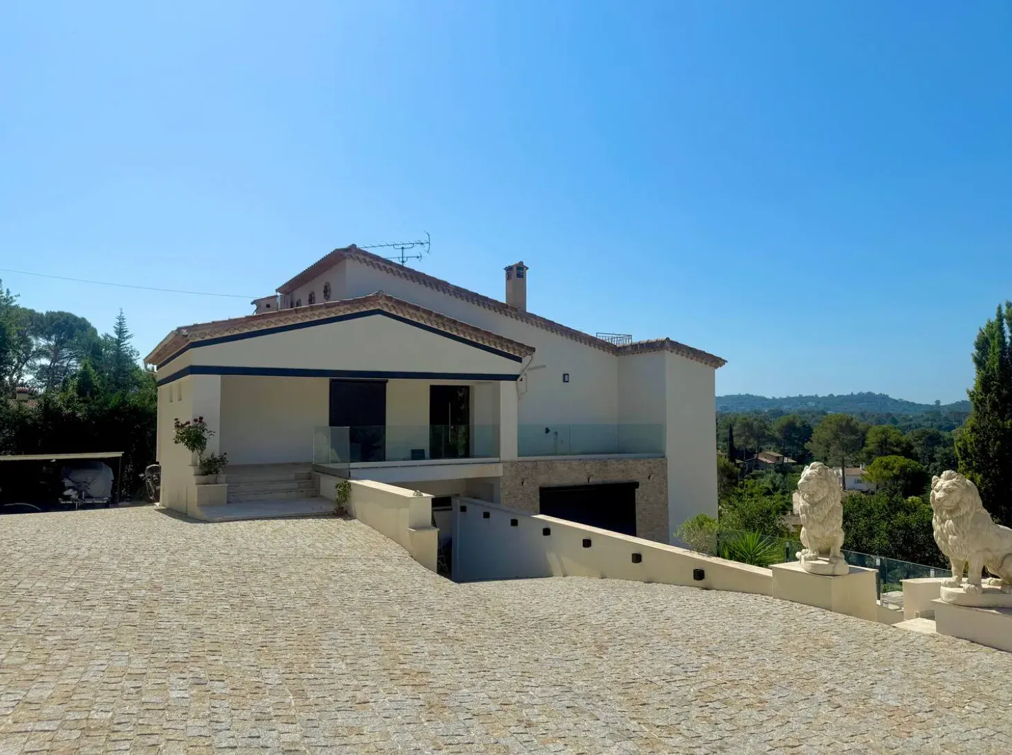 Villa de Luxe à Mougins | Événements Privés & Hébergement Haut de Gamme