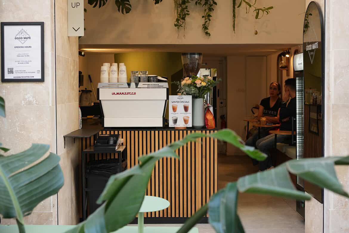 Cannes Café: Ideal Venue for Business Meetings & Events