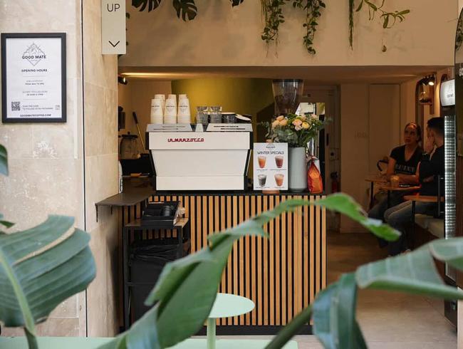 Cannes Café: Ideal Venue for Business Meetings & Events