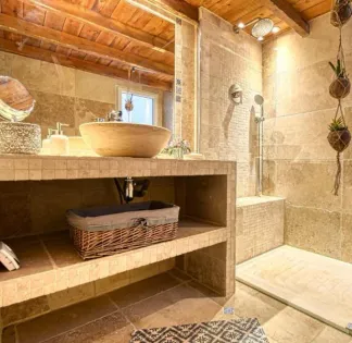 Modern 3-Bedroom Flat for Events in Cannes