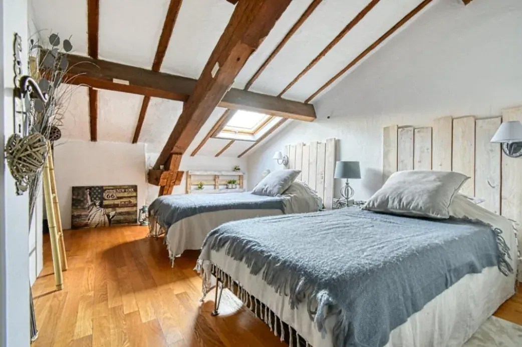 Modern 3-Bedroom Flat for Events in Cannes