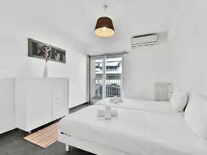 Spacious 2-Bedroom Apartment in the Heart of Cannes
