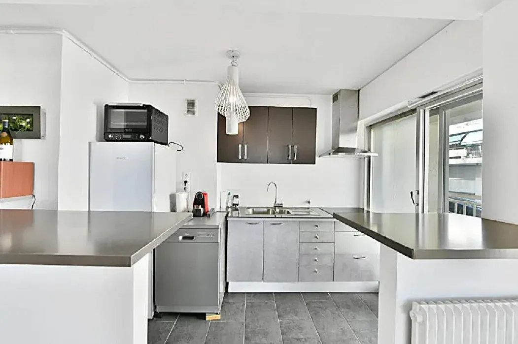 Spacious 2-Bedroom Apartment in the Heart of Cannes
