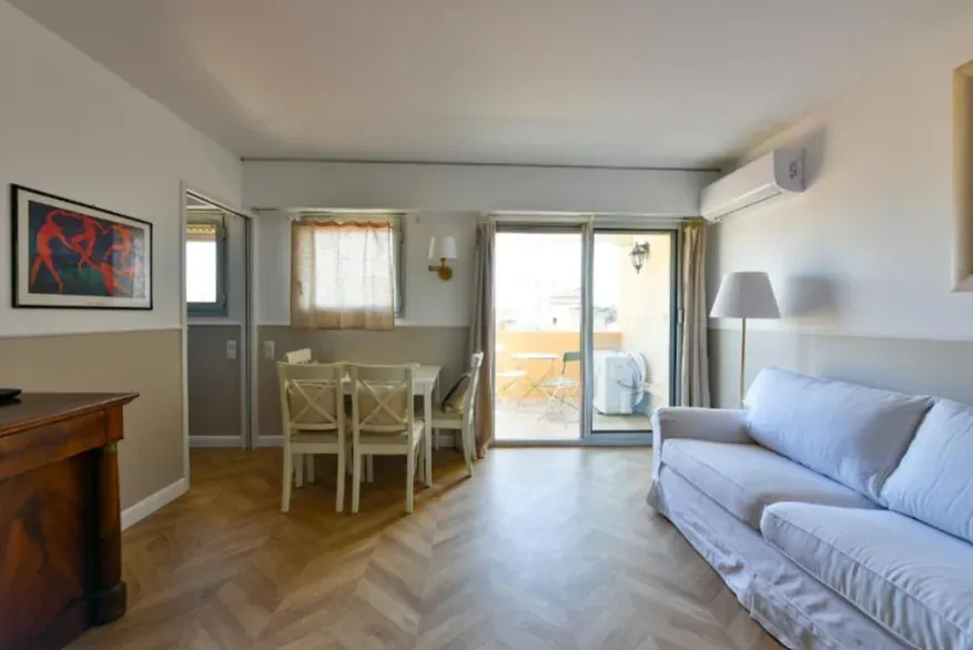 Charming Studio with Terrace in Old Town Cannes
