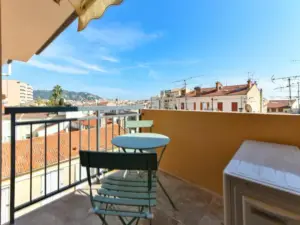 Charming Studio with Terrace in Old Town Cannes