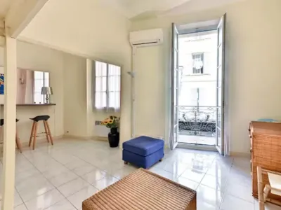 Studio Moderne à Cannes : À Quelques Pas de la Plage et du Palais des Festivals