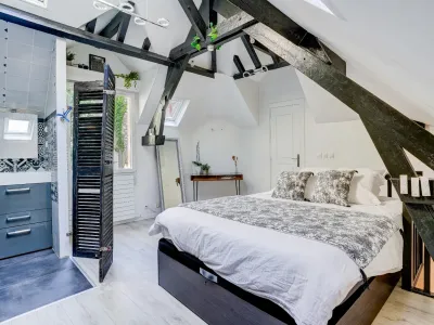 Exclusive Parisian House: Historic Taxi Exchange Retreat