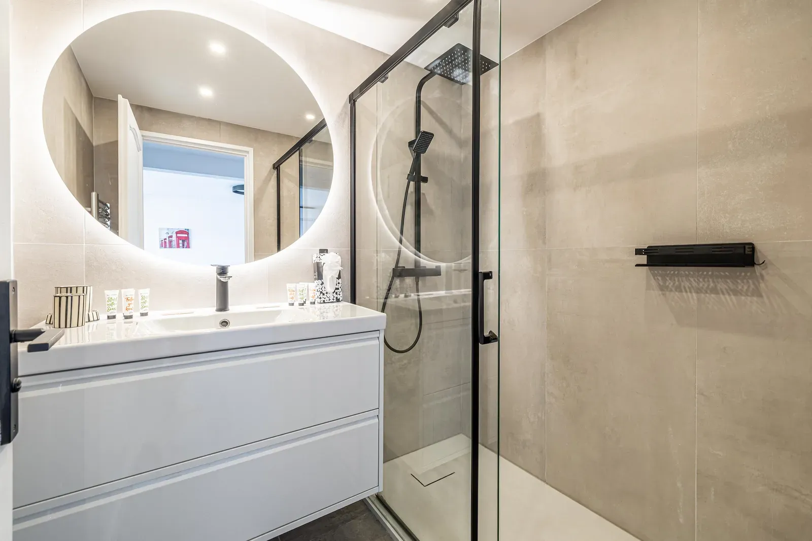 Appartement Moderne à Cannes : À Deux Pas de la Croisette et du Palais des Festivals