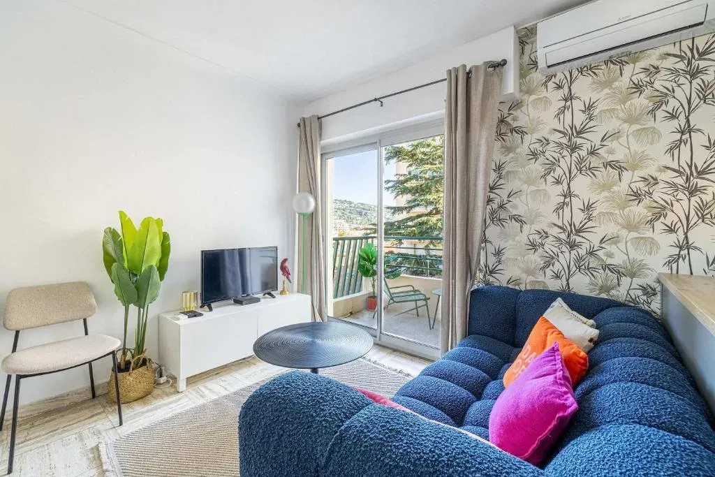 Refined Studio in Cannes: Tranquil Stay Near Banane District