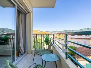 Refined Studio in Cannes: Tranquil Stay Near Banane District