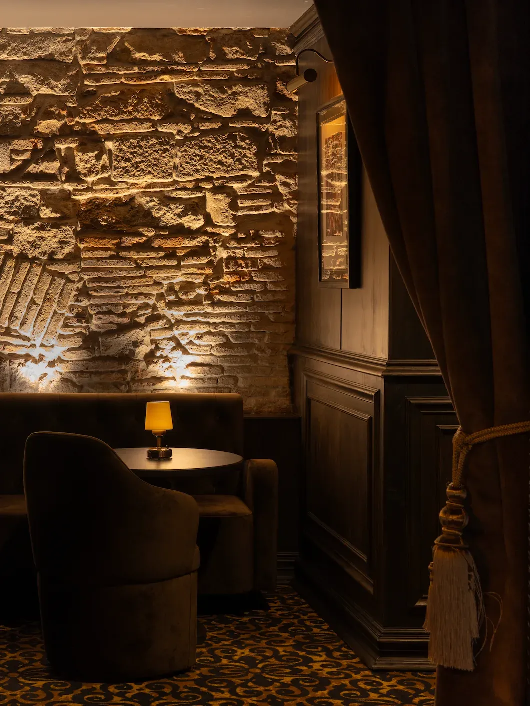 1920s Speakeasy-Inspired Cocktail Venue for Corporate Events in Barcelona