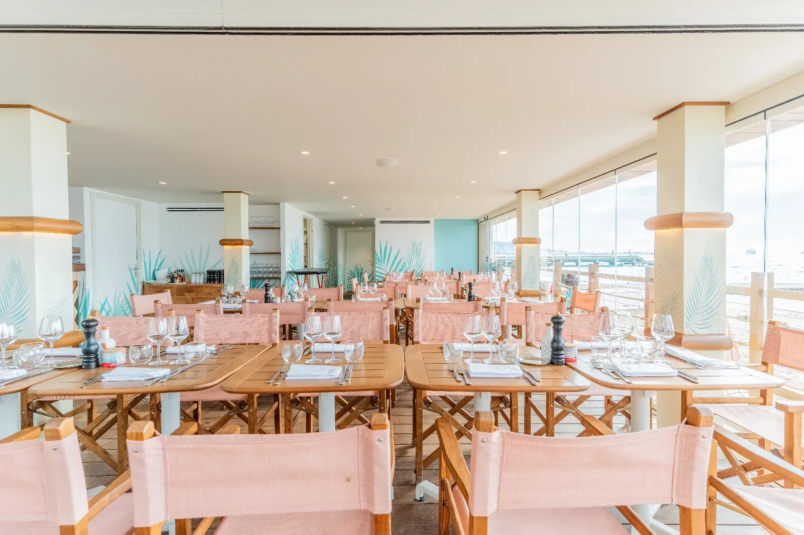 Mediterranean Culinary Gem: Beachfront Venue for Events in Cannes
