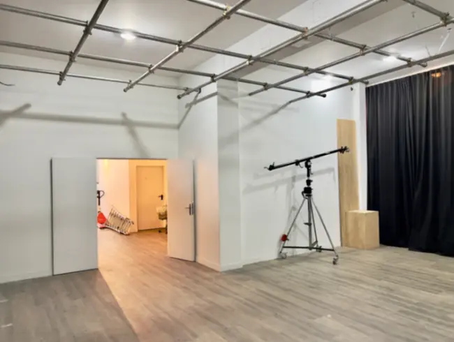 Modular 450 m² Studio & Event Space in Paris | Creative Production Hub
