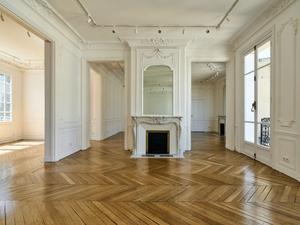 Elegant Haussmann-Style Flat for Events in Paris