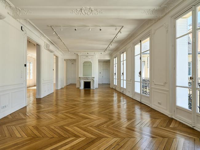 Elegant Haussmann-Style Flat for Events in Paris