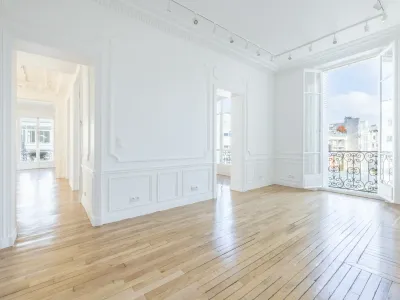 Elegant Haussmann-Style Flat for Events in Paris