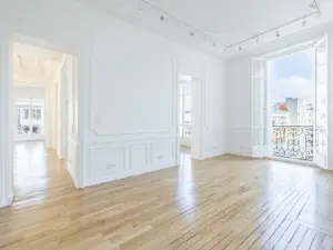 Elegant Haussmann-Style Flat for Events in Paris